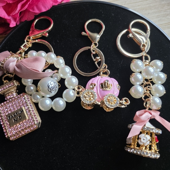 Luxe Glam Handbag & Keychain Bundle – Perfume, Carriage & Carousel - Picture 2 of 2